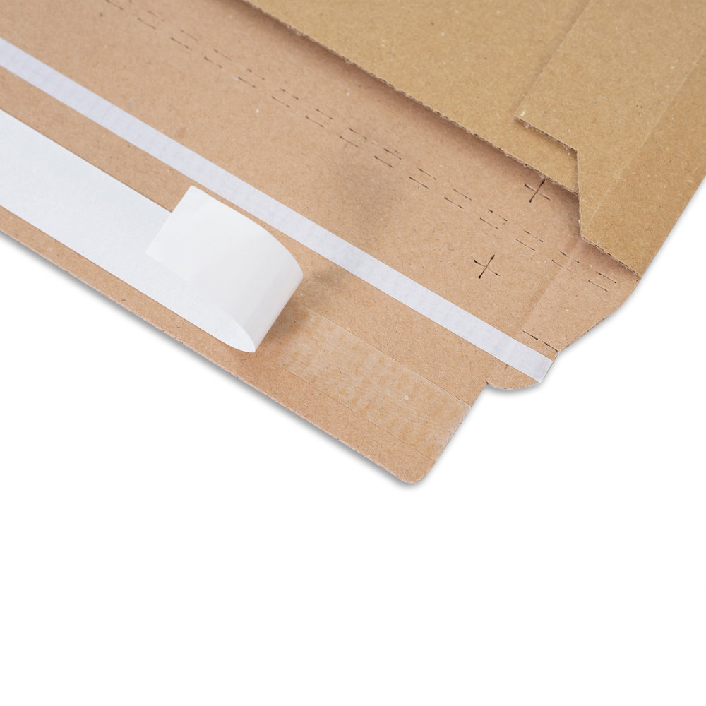 Detail-Shipping-bag-with-self-adhesive-seal-in-brown1