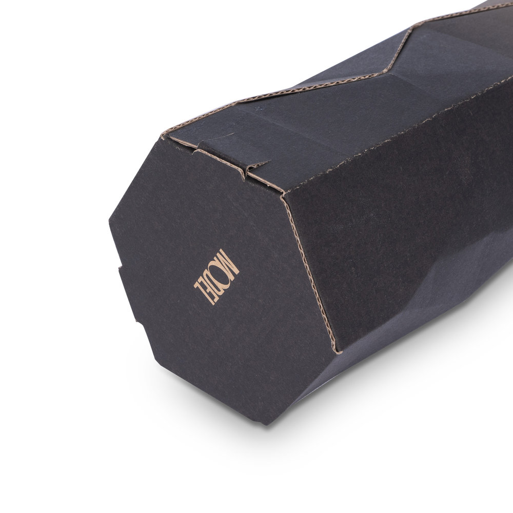 Detail-Bottle-gift-box-Edgy-box-in-brownblack-for-1x0.75l-bottle-with-bottle-hei