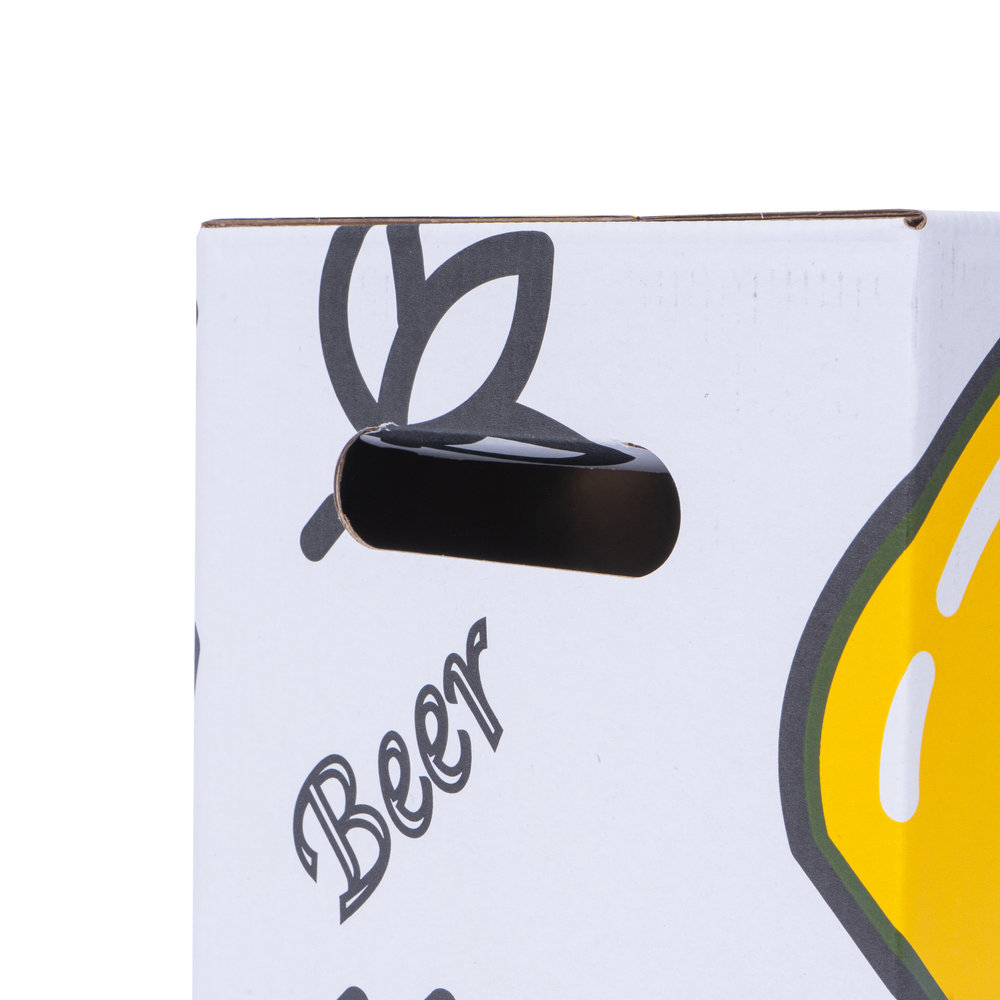 Detail-Beer-packaging-with-grip-holes-for-12x-0.33l-bottles-with-bottle-height-2