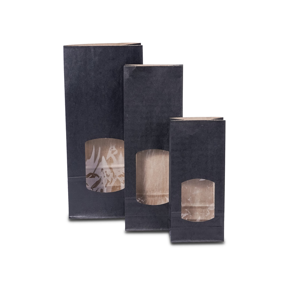 Modell-Kraft-paper-bag-with-window-in-black.jpg